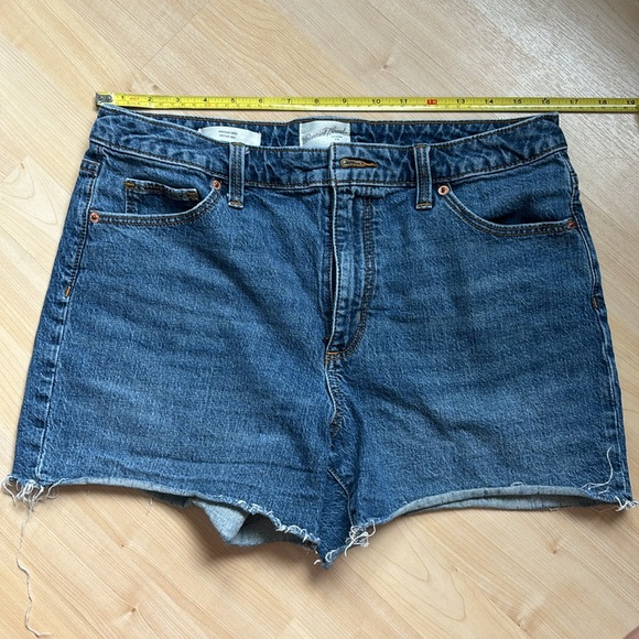 Universal Thread Jean Shorts - Picture 4 of 5